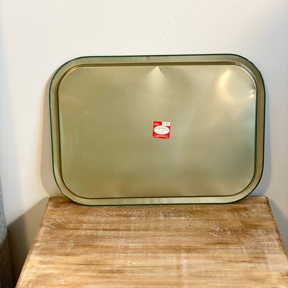 *VINTAGE* Retro Santa’s Workbench Nutcracker Christmas Tin Metal Tray - Picture 2 of 2